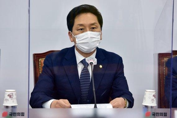韩国最大在野党就空军性侵案敦促文在寅撤换防长和空军参谋总长